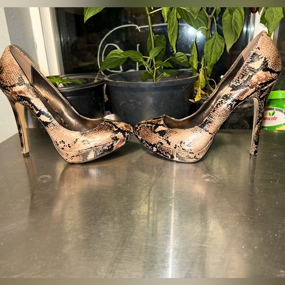 Preview international women’s heels size 7.5 snake print - Picture 1 of 8